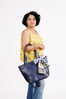 Navy blossom tote